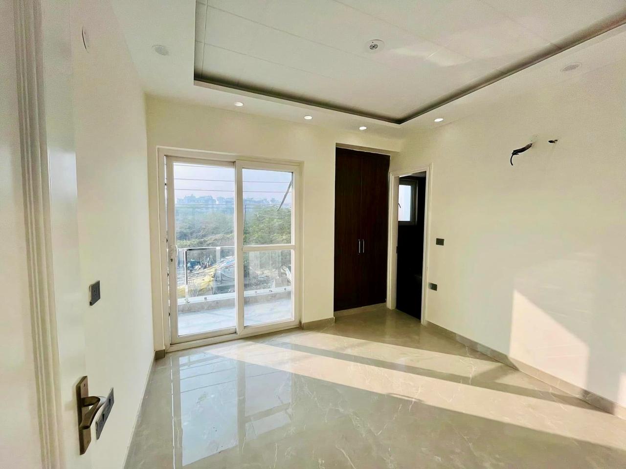 WhatsApp Image 2025-10-21 at 1.22.54 PM (2)